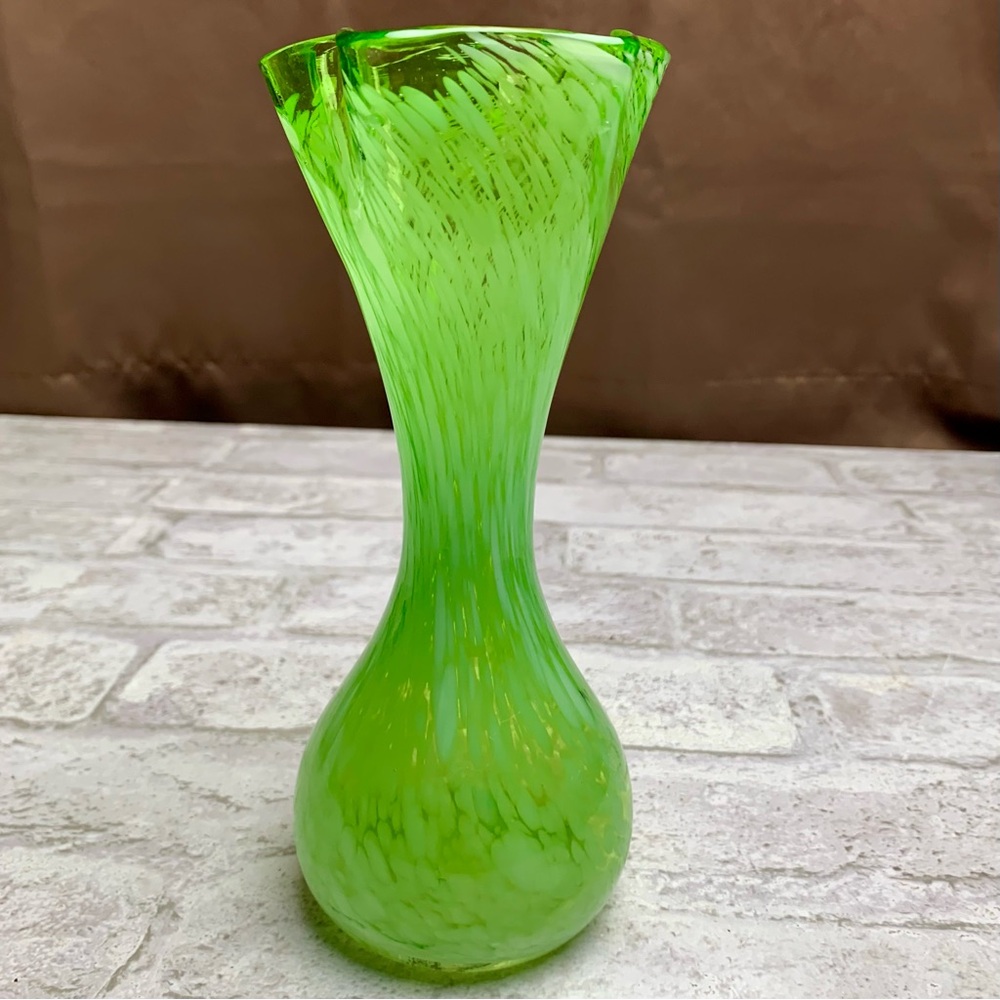 Vintage Blown Vase Glass Green White Swirls Ruffle Top Norcrest Japan EUC